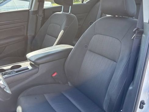 Used 2025 Nissan Altima 2.5 SV FWD image 14