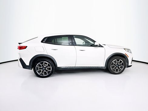 Used 2025 BMW X2 xDrive28i image 10