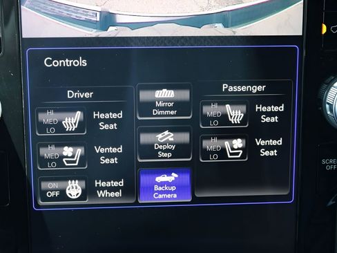 Used 2019 RAM 1500 Laramie AWD/4WD image 29