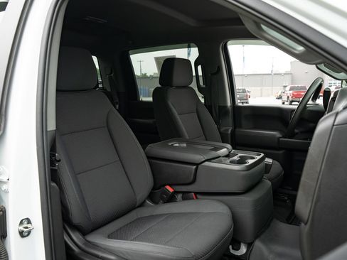 Used 2022 Chevrolet Silverado 2500 Custom w/ Custom Value Package AWD/4WD image 22