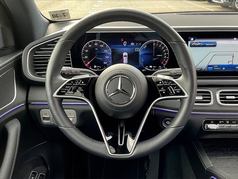 Certified 2025 Mercedes-Benz GLE 450e 4MATIC w/ Driver Assistance Package image 5