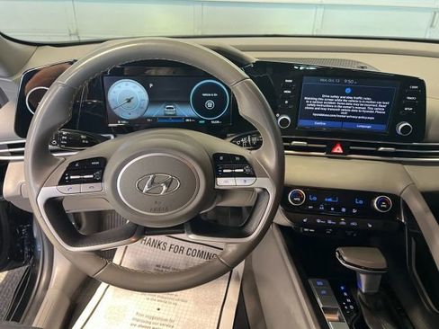 Used 2022 Hyundai Elantra SEL w/ Convenience Package image 8