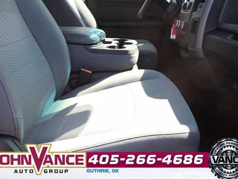 Used 2018 RAM 2500 Tradesman w/ Chrome Appearance Group image 18