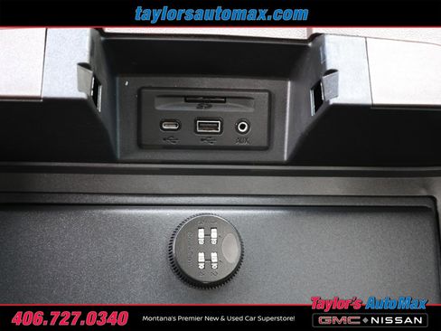 Used 2023 GMC Sierra 3500 Denali w/ Denali Black Diamond Edition image 33