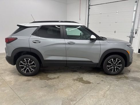 Used 2025 Chevrolet TrailBlazer ACTIV w/ Convenience Package image 4