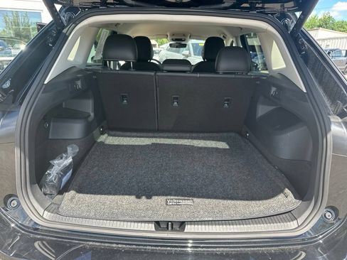 Used 2025 Volkswagen Tiguan SE AWD/4WD image 27