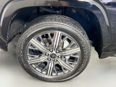 Used 2024 Toyota Tundra Capstone AWD/4WD image 13