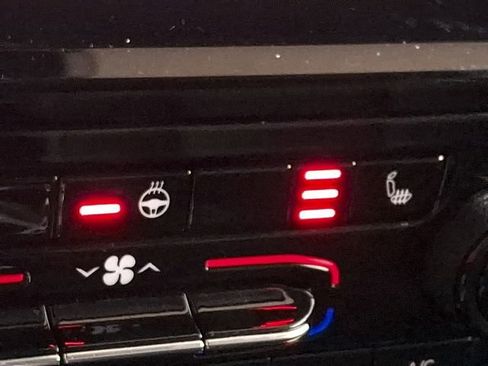 Used 2023 Jeep Grand Cherokee Limited image 30