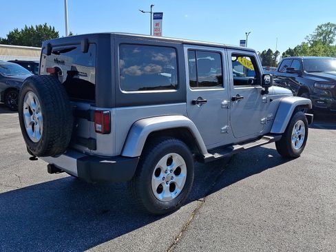 Used 2013 Jeep Wrangler Unlimited Sahara w/ Connectivity Group AWD/4WD image 6