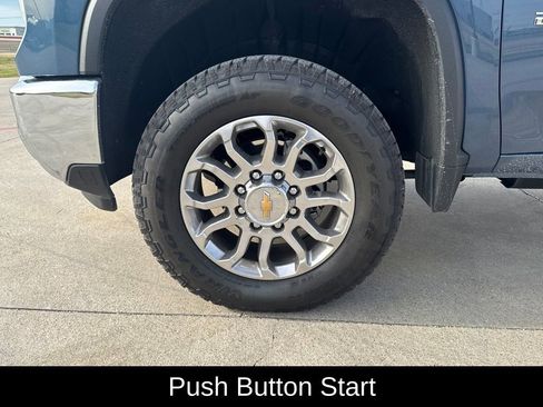 Used 2025 Chevrolet Silverado 2500 LTZ w/ LTZ Convenience Package image 26