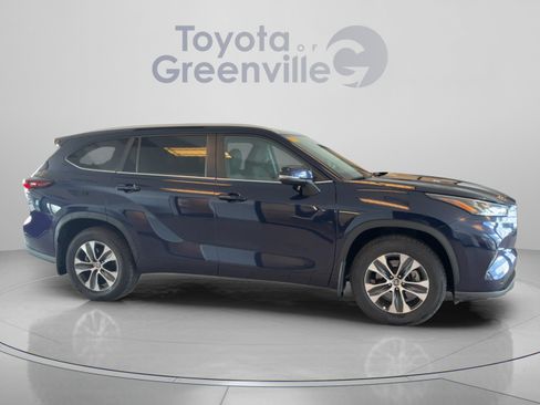 Certified 2025 Toyota Highlander XLE AWD/4WD image 7
