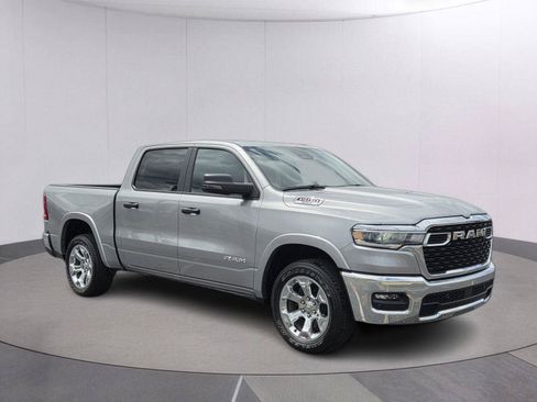 Used 2025 RAM 1500 Big Horn AWD/4WD image 3