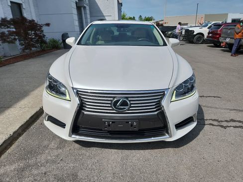 Used 2016 Lexus LS 460 w/ Comfort Package RWD image 8