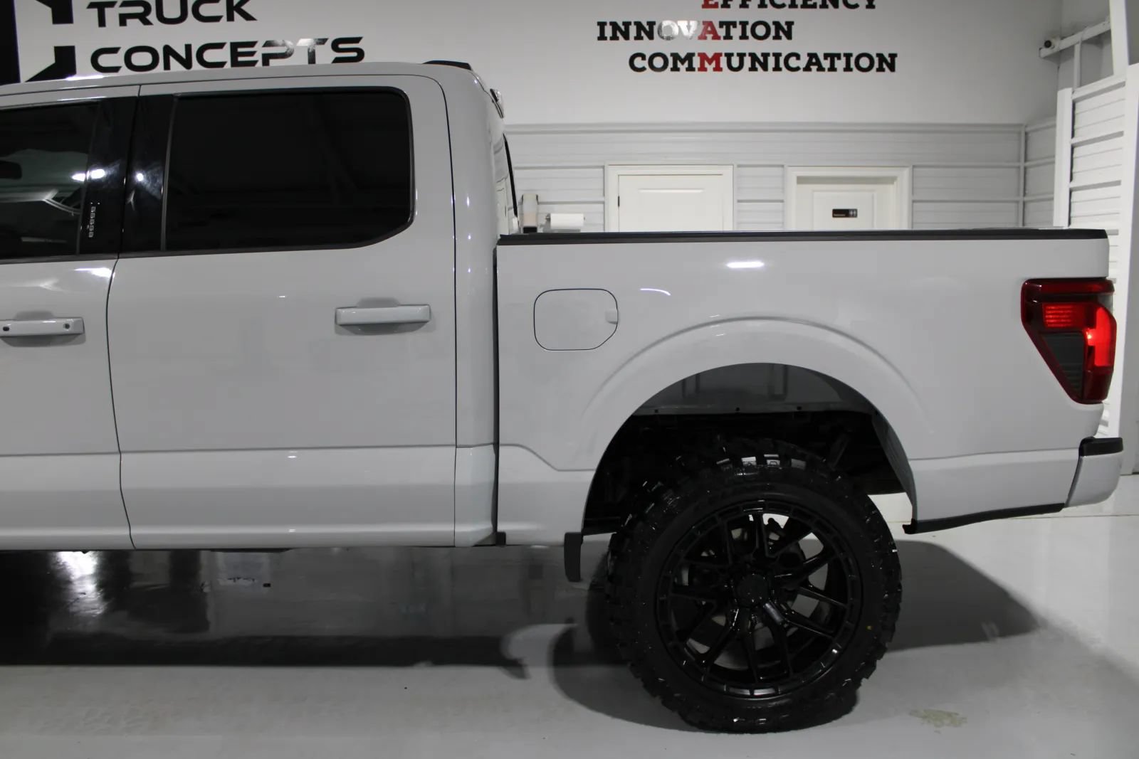 Used 2024 Ford F150 XLT w/ Equipment Group 302A MID AWD/4WD image 16