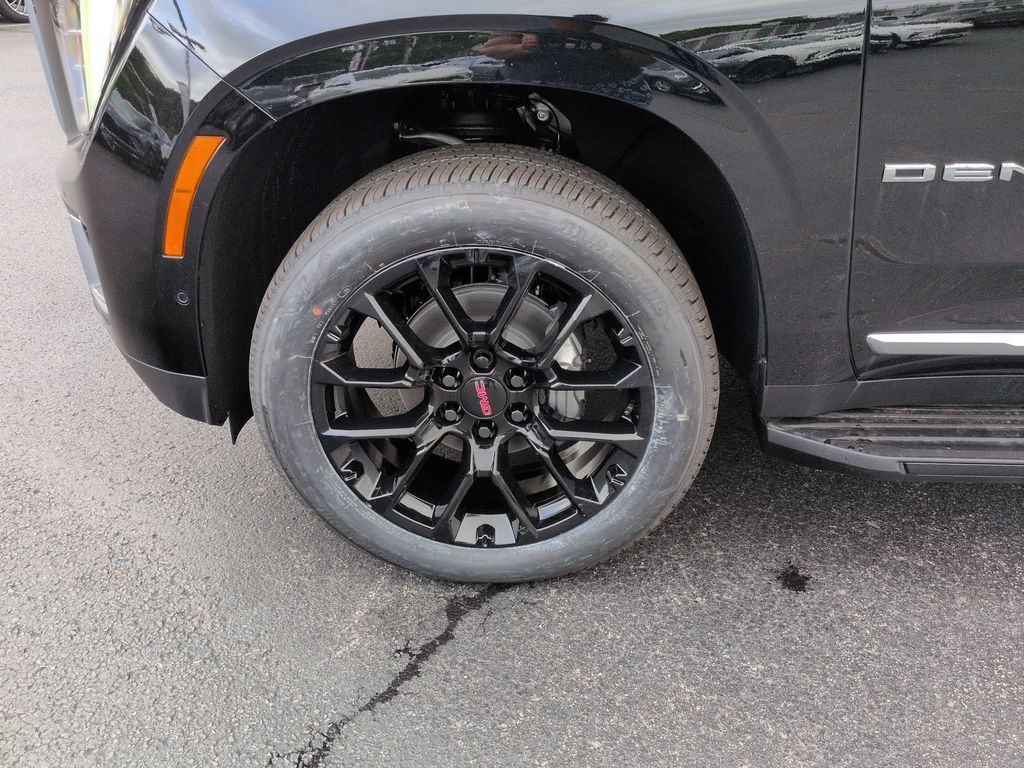 New 2026 GMC Yukon Denali w/ Advanced Technology Package AWD/4WD image 16