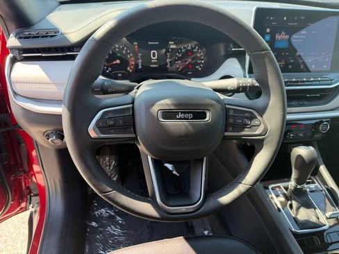 Used 2025 Jeep Compass Limited AWD/4WD image 19