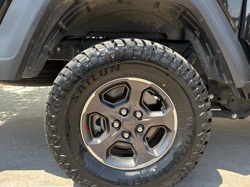 Used 2020 Jeep Gladiator Sport w/ Quick Order Package 24S AWD/4WD image 7