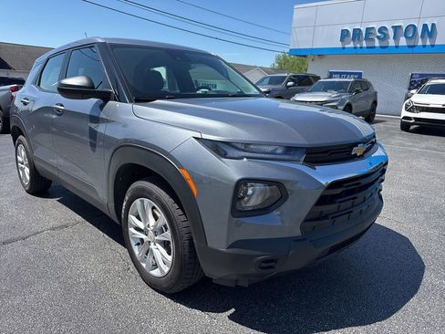 Used 2021 Chevrolet TrailBlazer LS AWD/4WD image 2