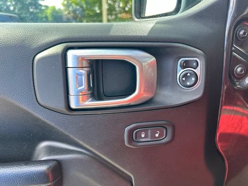 Used 2024 Jeep Wrangler Unlimited Sport AWD/4WD image 36