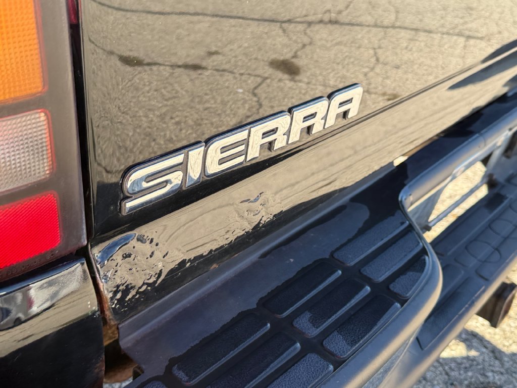 Used 2005 GMC Sierra 2500 SLE w/ Snow Plow Prep Package AWD/4WD image 30