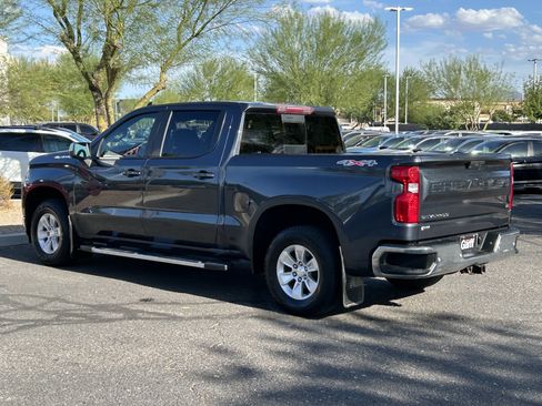 Used 2022 Chevrolet Silverado 1500 LT w/ Convenience Package II AWD/4WD image 3