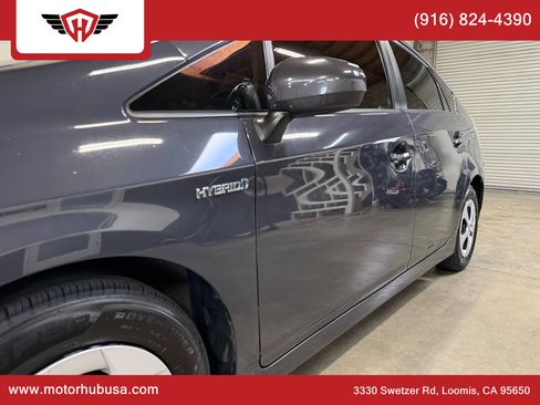 Used 2013 Toyota Prius Two image 2
