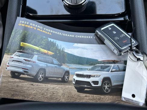 Used 2023 Jeep Grand Cherokee L Limited RWD image 19