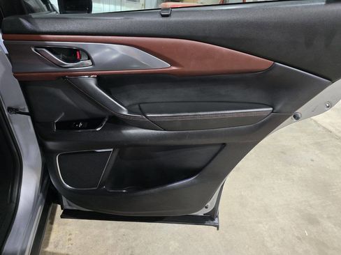 Used 2017 MAZDA CX-9 Signature image 33