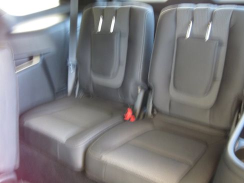 Used 2019 Ford Explorer XLT w/ Equipment Group 201A image 31