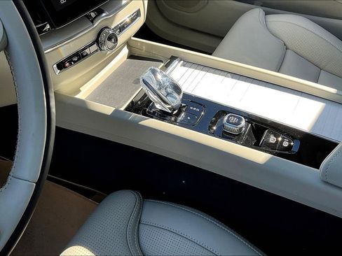 New 2026 Volvo XC60 B5 Ultra AWD/4WD image 32