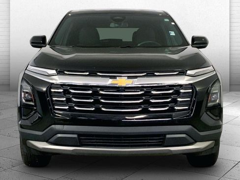 Used 2026 Chevrolet Equinox LT FWD image 2
