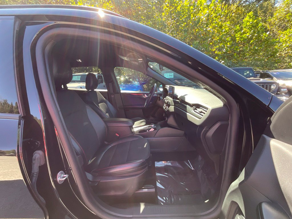Used 2025 Ford Escape ST-Line Select AWD/4WD image 22