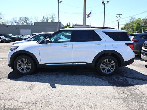 Used 2025 Ford Explorer Active w/ Active Comfort Package AWD/4WD image 4