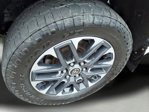 Used 2023 Toyota Tundra Limited AWD/4WD image 9