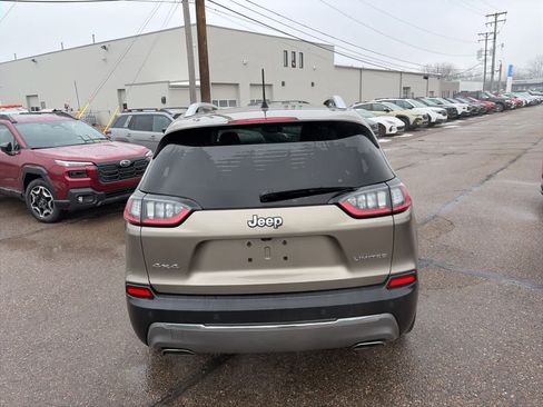 Used 2021 Jeep Cherokee Limited image 7