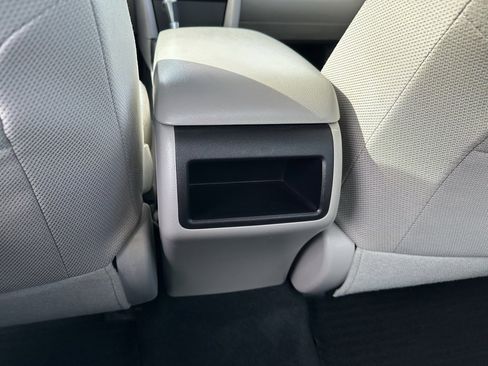 Used 2013 Toyota Camry L image 22