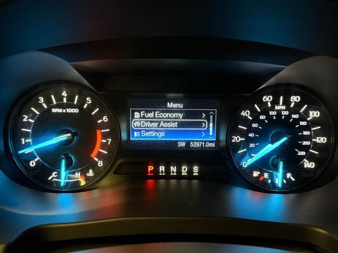 Used 2017 Ford Explorer XLT image 10