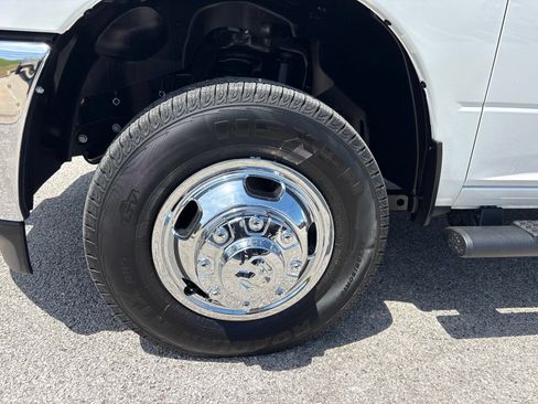 New 2026 RAM 3500 Tradesman AWD/4WD image 33