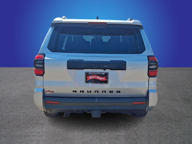 Used 2025 Toyota 4Runner SR5 AWD/4WD image 5