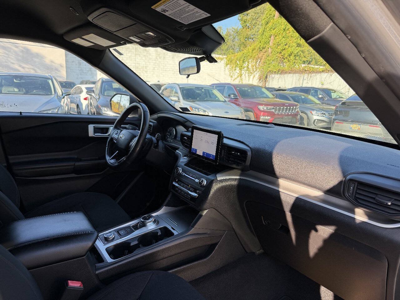 Used 2020 Ford Explorer XLT AWD/4WD image 8
