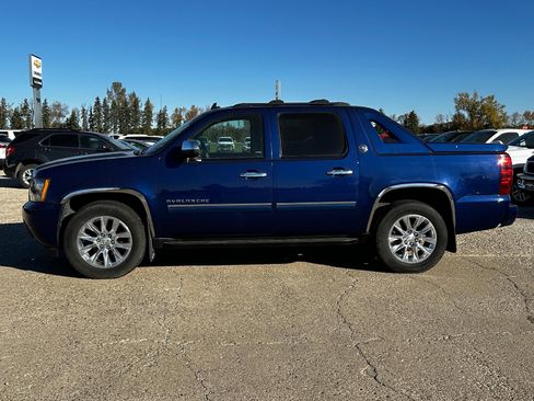 Used 2013 Chevrolet Avalanche LS AWD/4WD image 2