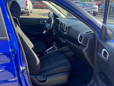 Used 2023 Hyundai Venue SEL image 13