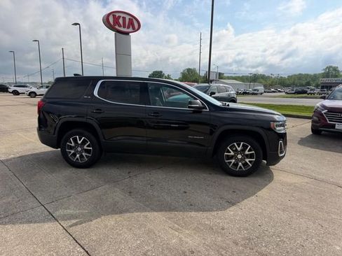 Used 2021 GMC Acadia SLE FWD image 2