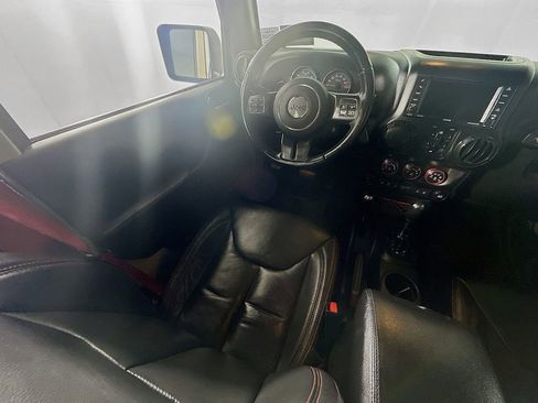 Used 2017 Jeep Wrangler Unlimited Rubicon image 9