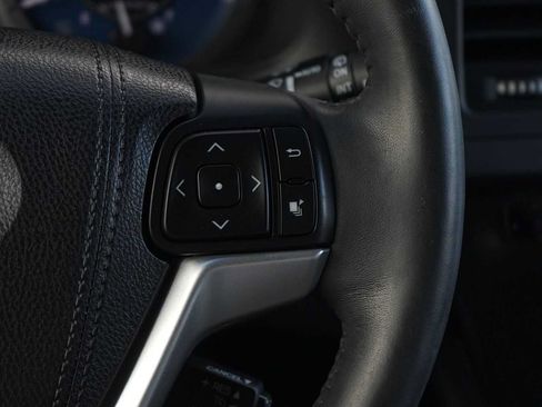 Used 2017 Toyota Sienna Limited Premium FWD image 18
