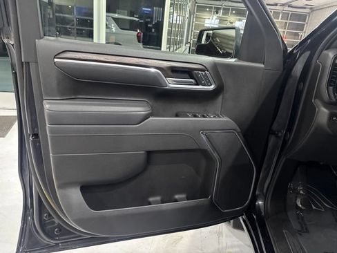 Used 2025 GMC Sierra 1500 SLT AWD/4WD image 15