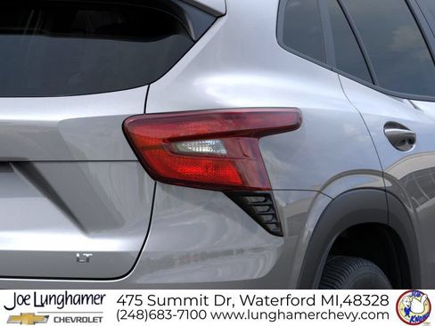 New 2026 Chevrolet Trax LT w/ Sunroof Package FWD image 11
