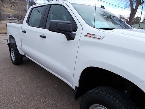 Used 2024 Chevrolet Silverado 1500 W/T w/ Z71 Off-Road Package image 34