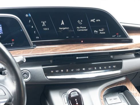 Used 2022 Cadillac Escalade Sport Platinum AWD/4WD image 3