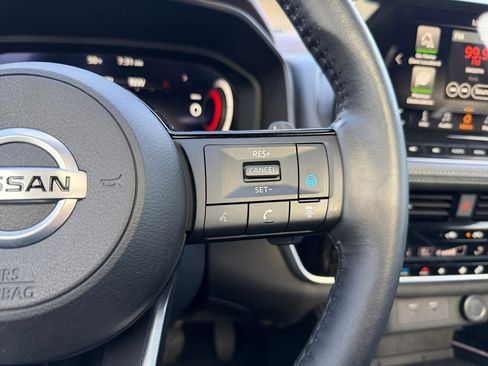 Used 2021 Nissan Rogue Platinum AWD/4WD image 16